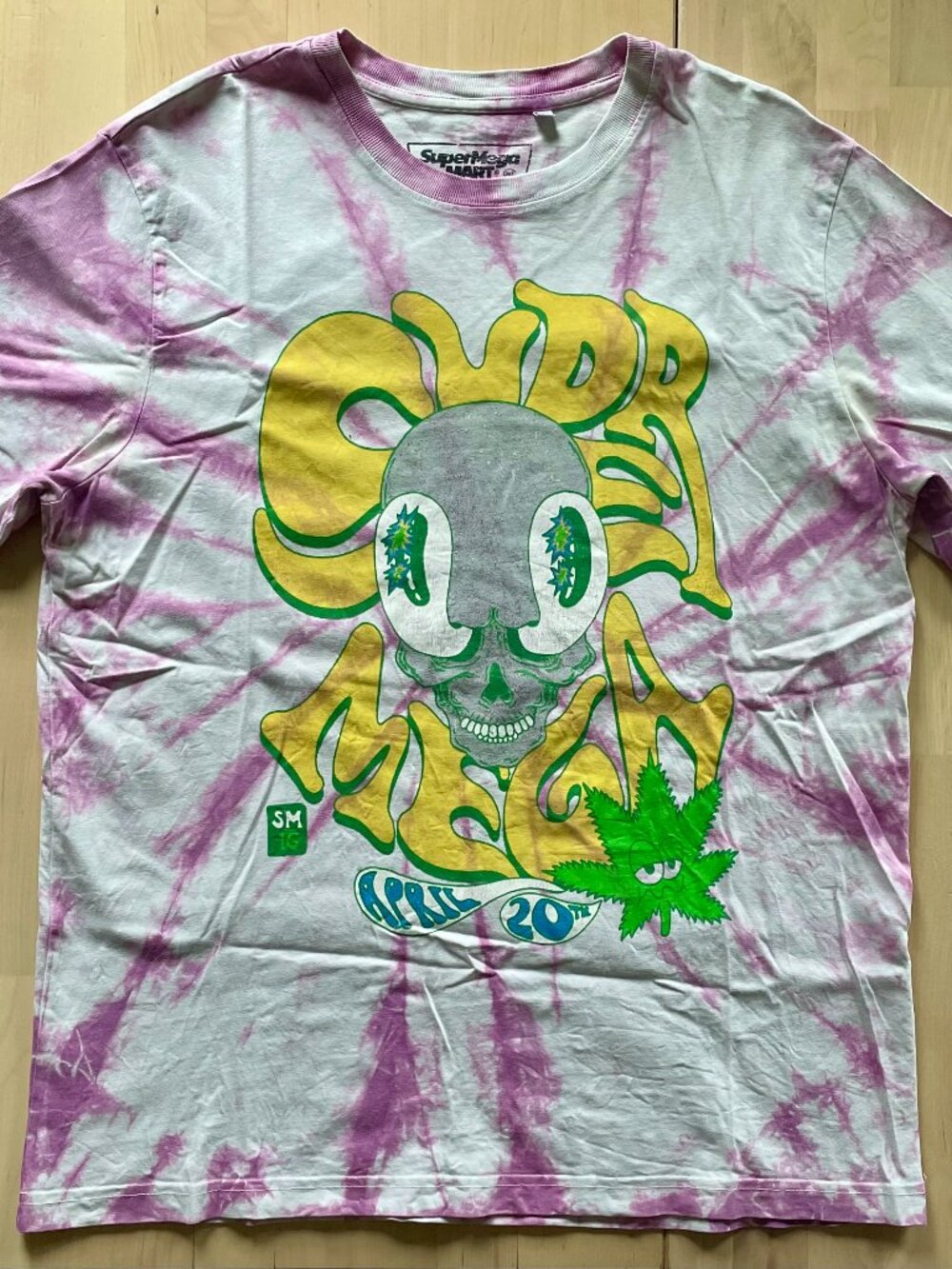 Supermega Mart 4/20 Smoke Graphic T-Shirt size Medium Funny Brothers Matt & Ryan